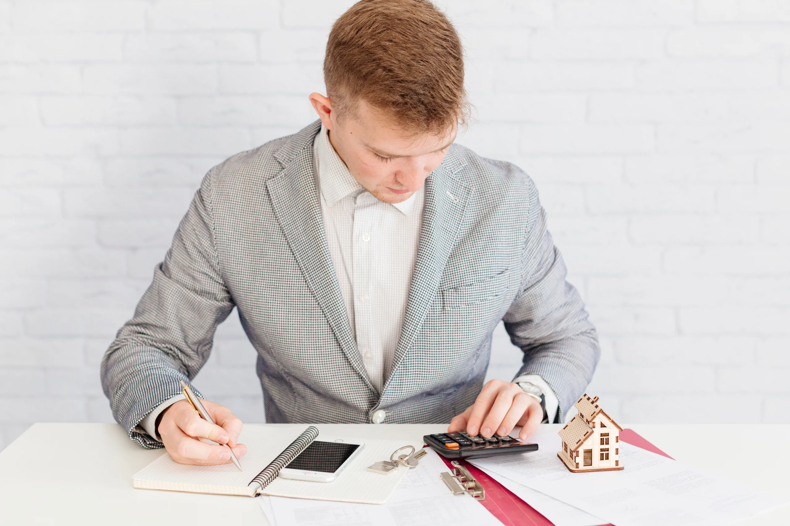 Demystify mortgage contracts: Understanding Currency Switching 💼 Gain valuable insights for savvy borrowing decisions! #MortgageTips #FinancialLiteracy